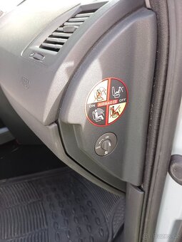 Renault Megane || 1,5 DCI 60 KW - 9