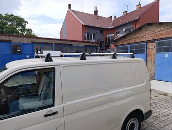 Volkswagen Transporter T5 2.0tdi - 9