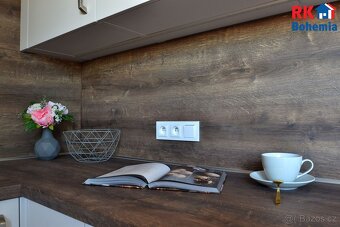 Pronájem novostavby bytu 2+kk s lodžií a parkovacím stáním v - 9