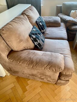 Elegantní dvoumístná sedačka z jemného mikrovlákna - 9