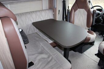 BURSTNER IXEO 710 - 9