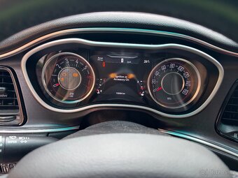 Dodge Challenger - 9