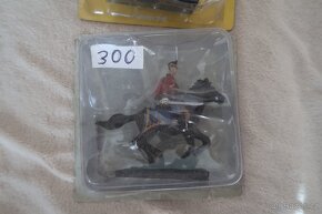 cínoví vojáčci a další figurky - 9