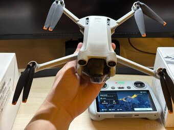 Dron DJI Mini 3 Pro + DJI RC + Fly More Kit Hezký stav - 9