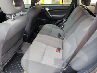 Toyota Rav trvalá 4X4 39 500 km benzín - 9