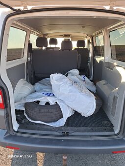 Vw t5 transporter 2l 75kw,8 míst. - 9