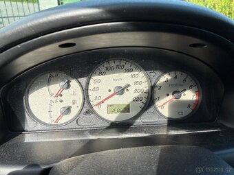 Mazda 323f bj - 9