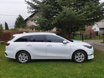 Kia Ceed SW 1.6 diesel r.v. 11/ 2023 najeto19899 km - 9