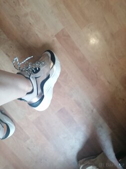 Nové dámské /dívčí boty Steve Madden - 9