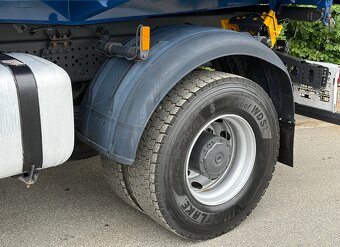 Mercedes-Benz AROCS 2136 4x4 - třístranný sklápěč + závěs - 9