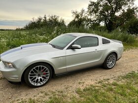 Prodám Ford Mustang r.v 2012 3,7l 224KW automat - 9