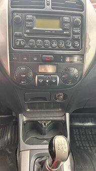 Toyota Rav4 D4D 2.0 tdi 4x4 - 9