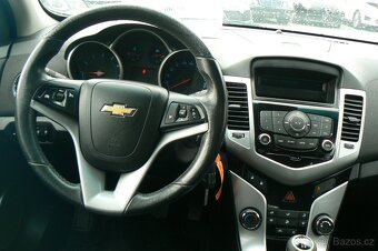Chevrolet Cruze 1.6 - 2012 - 9