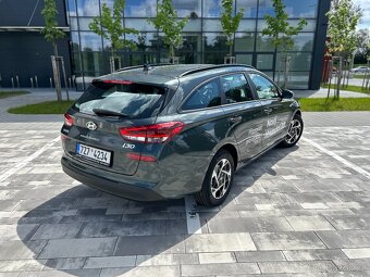 Hyundai i30 kombi 1.5i DPI 71kW SMART 2025 - 9