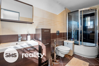 Prostorný rodinný dům 186 m², 2 bytové jednotky, zahrada, ba - 9