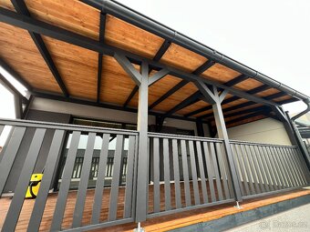 Moderní dřevěná pergola – antracit / přírodní dřevo - 9