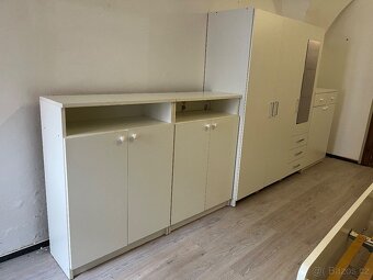 skříně a další nábytek a vybavení - 9