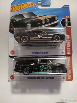 Hot wheels - 9