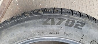 Pneumatiky Zimní 235/50 R18 - 9