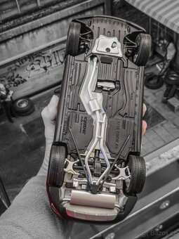 BMW X6 1:18 Kyosho - 9