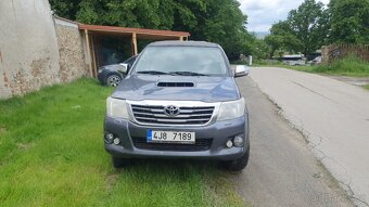 Toyta hilux - 9
