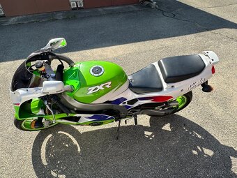 Kawasaki ZXR 400 - 9