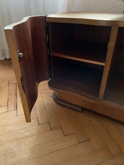 Starožitné skříně - 9