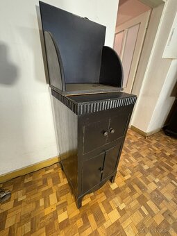 Starožitný nábytek - skříň, příborník, stůl, skříňky - 9