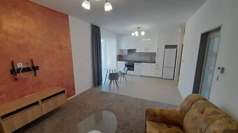 RD bungalov se 3 byty a garáží - 9