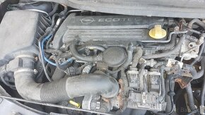 Opel Zafira B 2.2Direct 110kw - 9