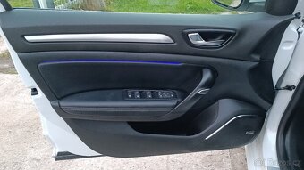 Renault Megane ENERGY TCe 130 EDC BOSE EDITION - 9