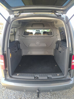 VW Caddy 2.0 TDi Maxi, navi, tažné - 9