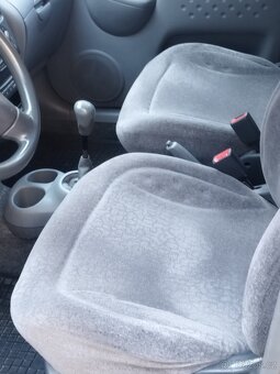 Toyota yaris - 9