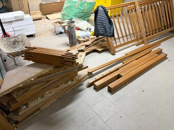 Dubové schodiště, dřevo rozebrané - 9