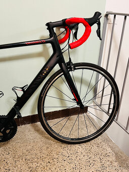 KARBONOVÉ SILNIČNÍ KOLO: CANYON ENDURACE CF - 9