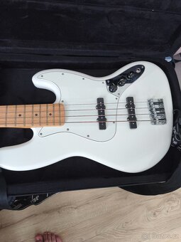 Fender baskytara - 9