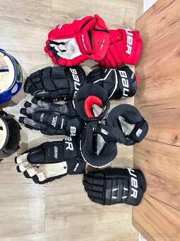 ✅ BAUER - HOKEJOVÉ HELMY = M - L + RUKAVICE č. 13 - 14 - 15✅ - 9