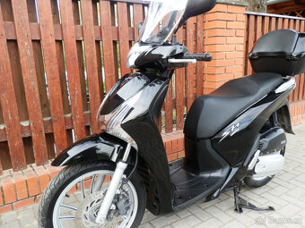 Honda SH 150i (2015 ABS) - 9