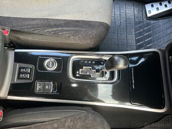 Mitsubishi Outlander III 2,0 4x4 r.v.2019 7míst - 9