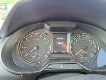 Prodám škoda octavia 3 2.0 tdi 110kw ve výbavě joy - 9