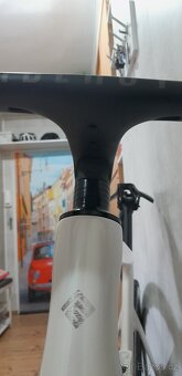 Celokarbonové silniční kolo - 9