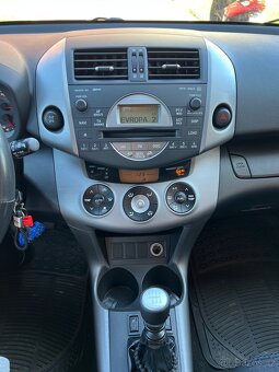 Toyota rav4 2.2D - 9