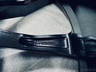 TOP letní kola Lamborghini Urus R23 originál - 9
