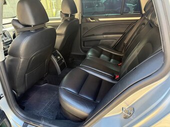 Škoda Superb combi 2.0 TDI DSG - 9