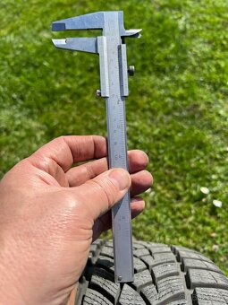 Octavia - originál komplet zimní kola. 7mm. Přivezu. - 9