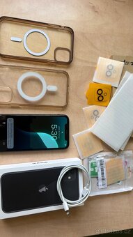 iPhone 11 64gb výborný stav - 9