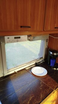 karavan Frakia 420 - 9