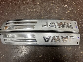 Predám bočné lišty nádrže s nápisem JAWA 350/634 - 9