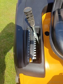 Zahradní traktor Cub Cadet XT2 PR95 - 9
