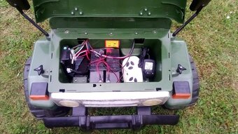 Dětské elektrické autíčko JEEP - 9